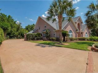 5915 Bayou Robert Dr, Alexandria, LA 71301
