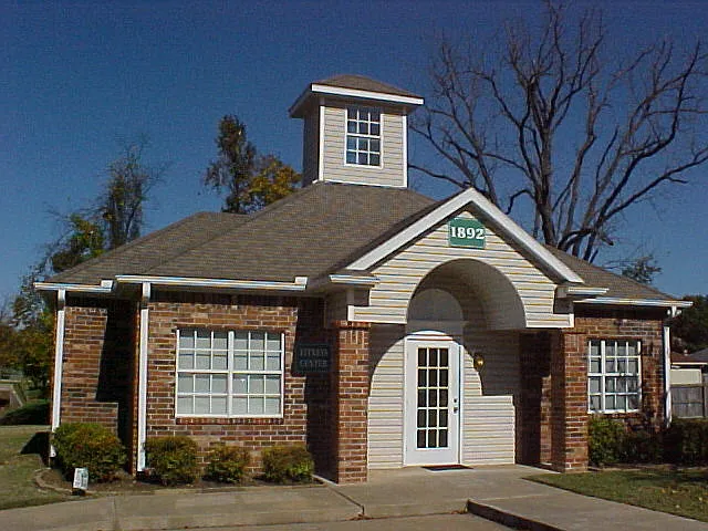 Fit Ctr outside_04152020
