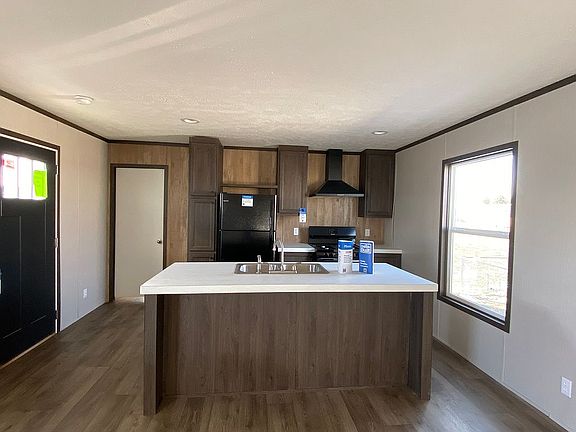 4th image of 401 S Russell Ave Lot 55