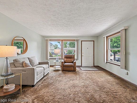 3rd image of 2986 Cumberland Rd