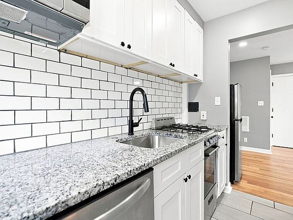 4th image of 10-20 E Deshler Ave #10-3
