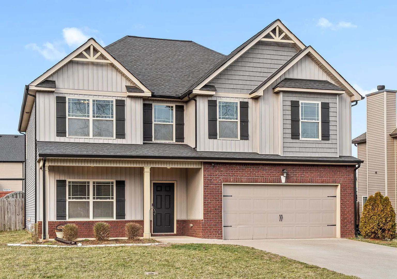 Pet Friendly Five Bedroom! — Photo 3