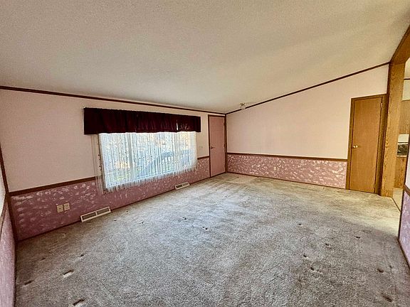 3rd image of 214 E Wood Ln