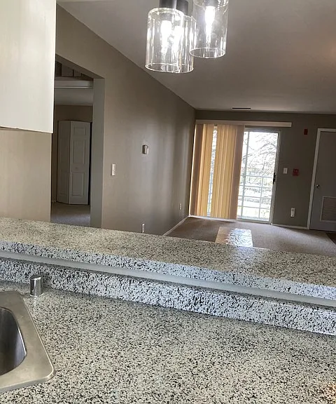 829 W Puetz Rd #6 — Photo 5