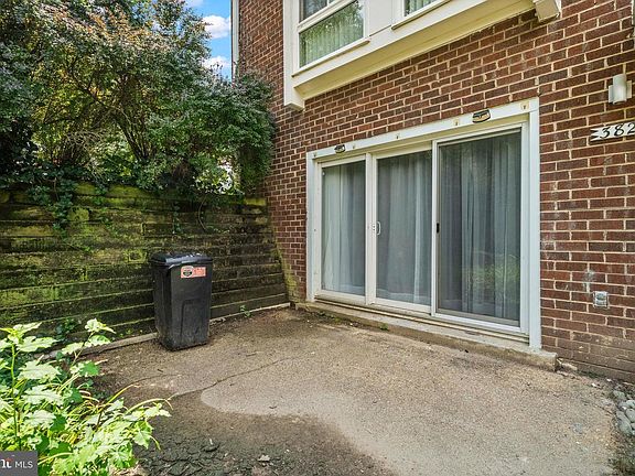 3rd image of 3824 Persimmon Cir