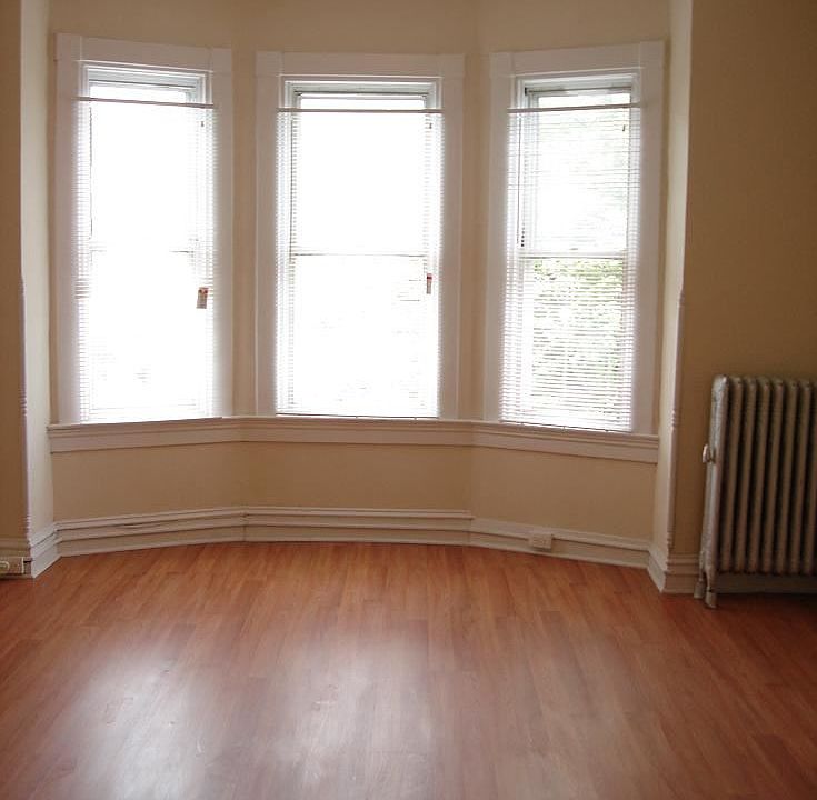 2208 LINDEN LIV 1 APT.2