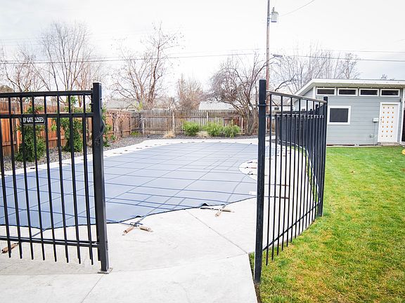 4th image of 4811 W Rose Hill St