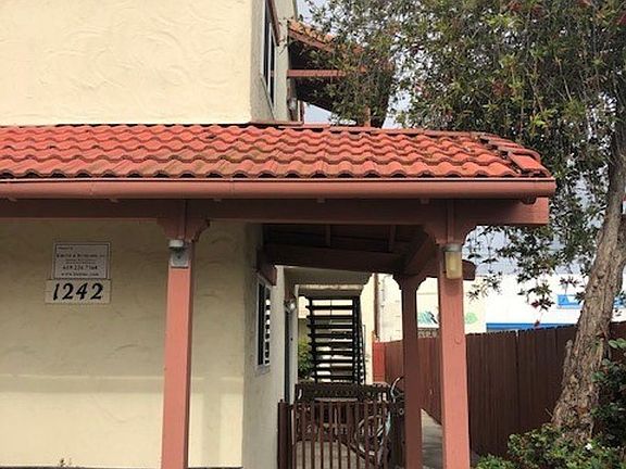 3rd image of 1242 Hornblend St APT 8