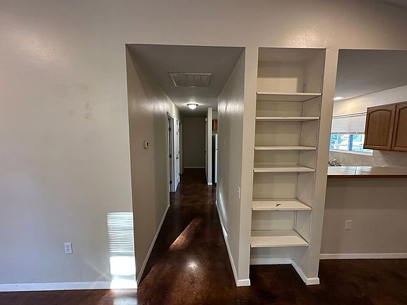 3rd image of 191 Brownson Ln