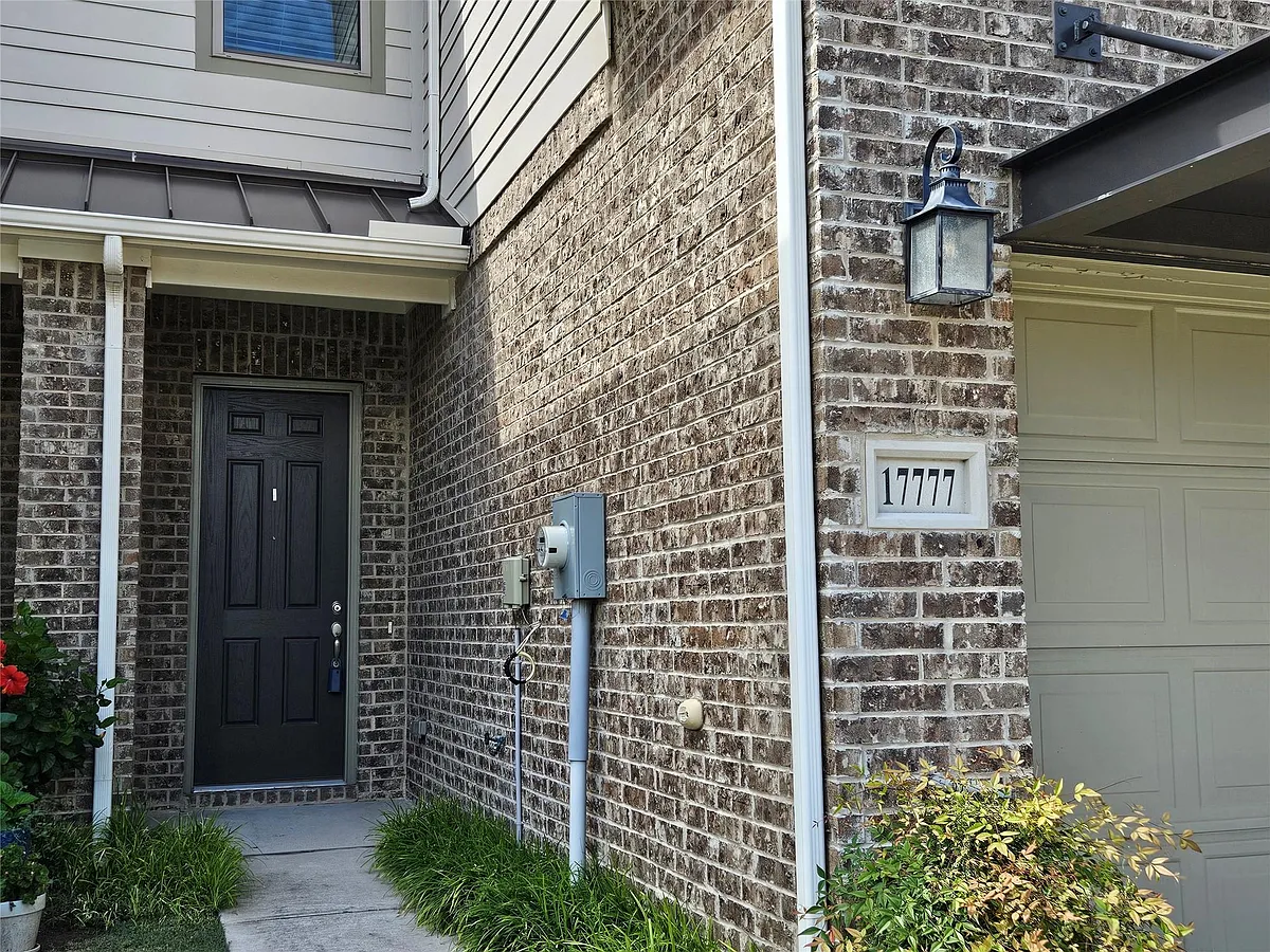 Building Photo - 17777 Sage Ln