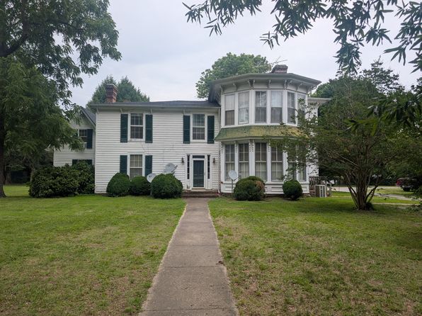 135 S Main St APT 3