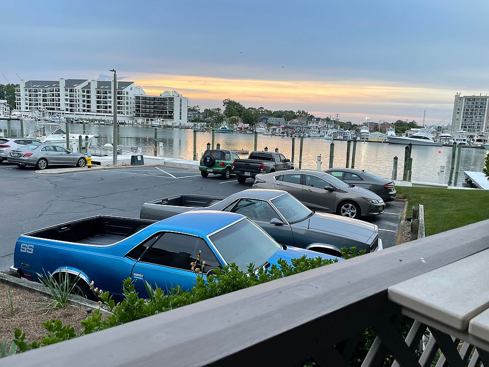 2nd image of 401 Harbour Point