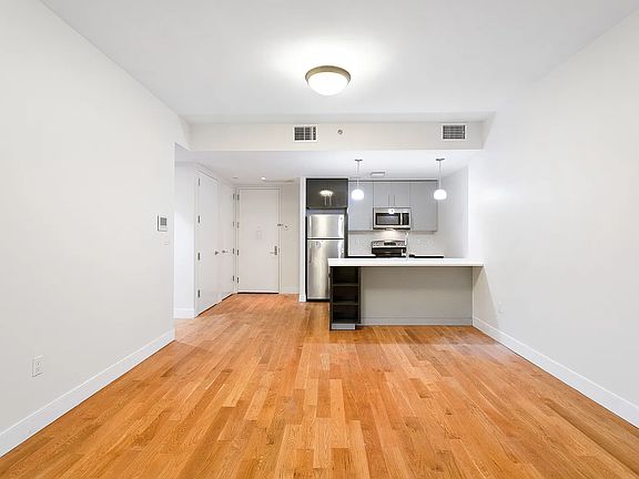 2nd image of 2727 Henry Hudson Pkwy W #503