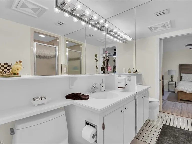 222 Harbour Dr #403 — Photo 20