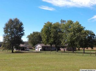 910 Styles Bridge Rd, Gadsden, AL 35904