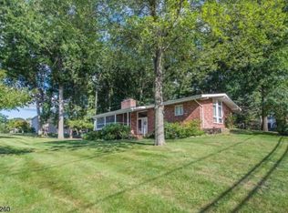 3 Erickson Way, Parsippany, NJ 07834