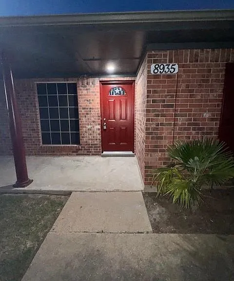 8935 Dirby St — Photo 16