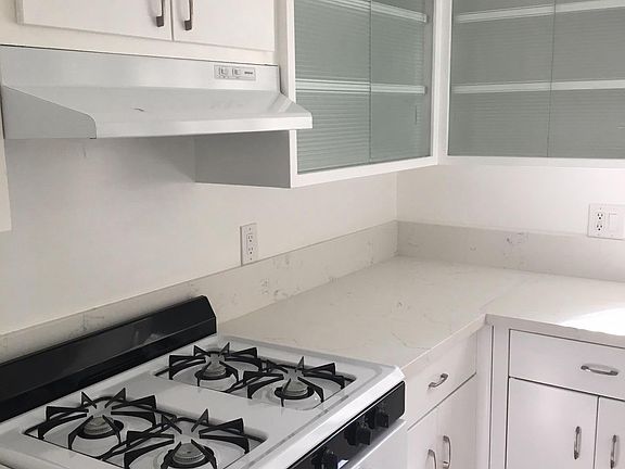 2nd image of 308 N Rossmore Ave APT 6