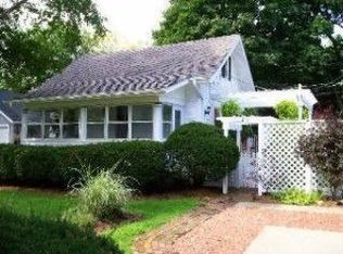 129 S Commonwealth Ave, Aurora, IL 60506