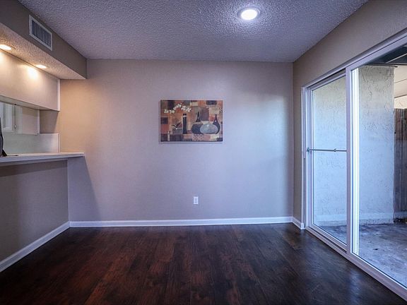 2nd image of 413 Lakeway Dr APT 3