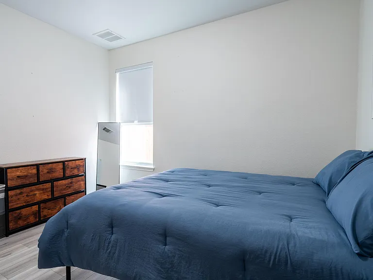 Short Springs Dr — Photo 3