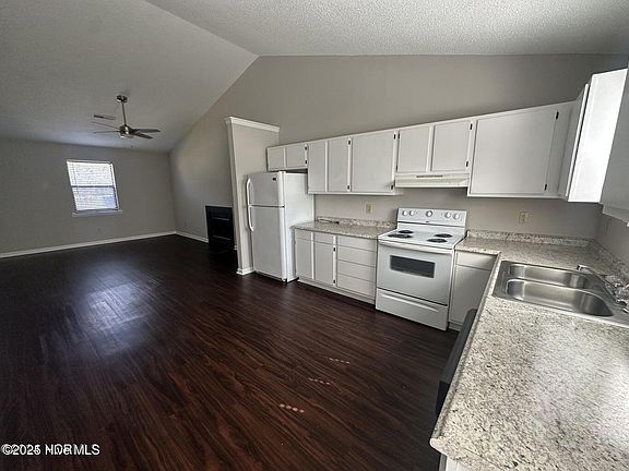 2nd image of 239 Wyndham Cir #B
