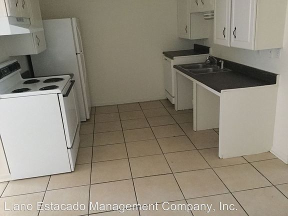 5th image of 5700 Canyon Dr APT 8