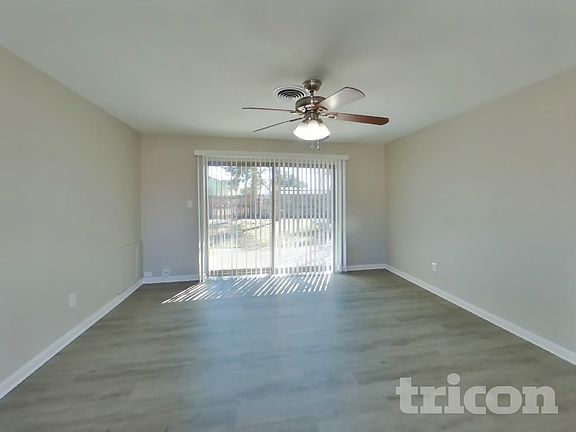 3rd image of 1122 Ibsen Ave