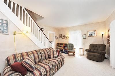 3rd image of 109 S Avenue B