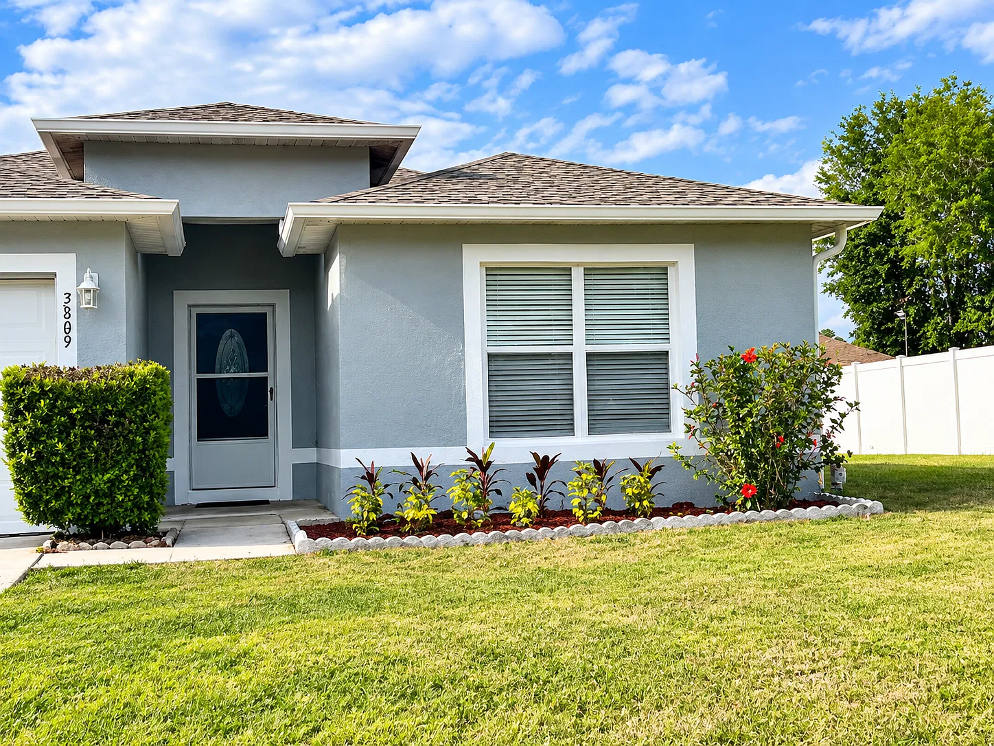 4 bed, 1855 sqft, $2,350 — Photo 2