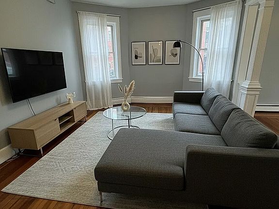 3rd image of 347 Douglas Ave #1