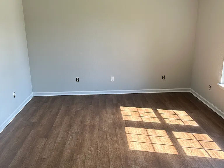 100 Cotton Ct — Photo 2
