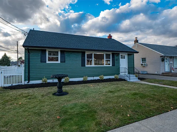 87 Myers Avenue, Hicksville, NY 11801