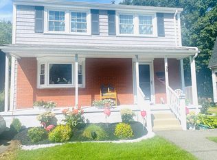35 New Haven St, West Roxbury, MA 02132
