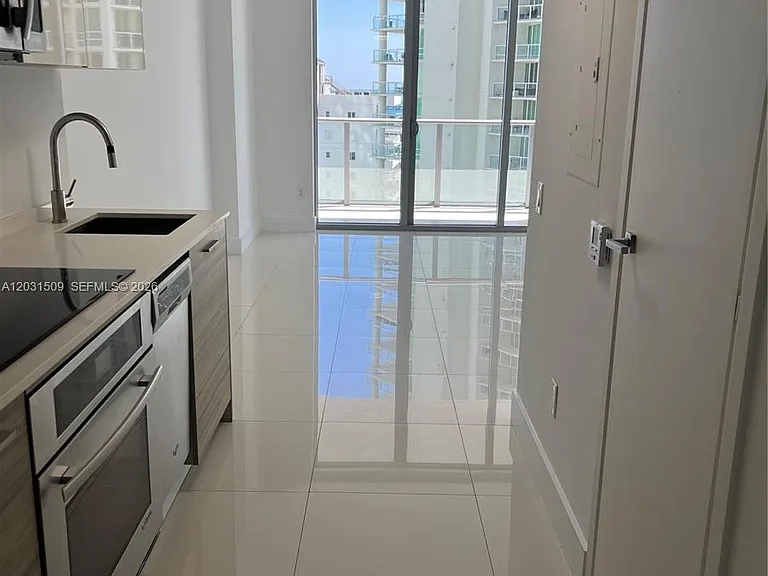 1300 Brickell Bay Dr #1606 — Photo 3