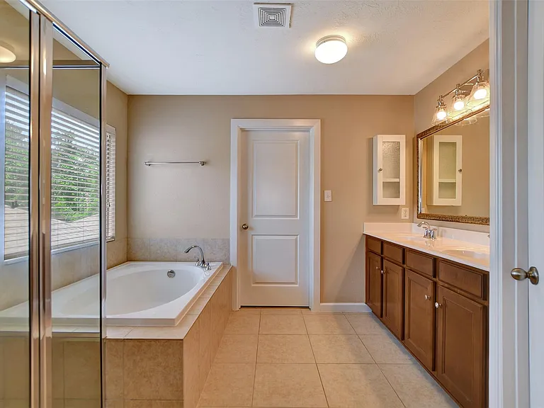 54 Whetstone Ridge Ct — Photo 31