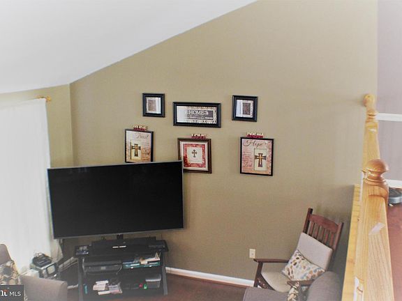 5th image of 10 Westbrook Ln