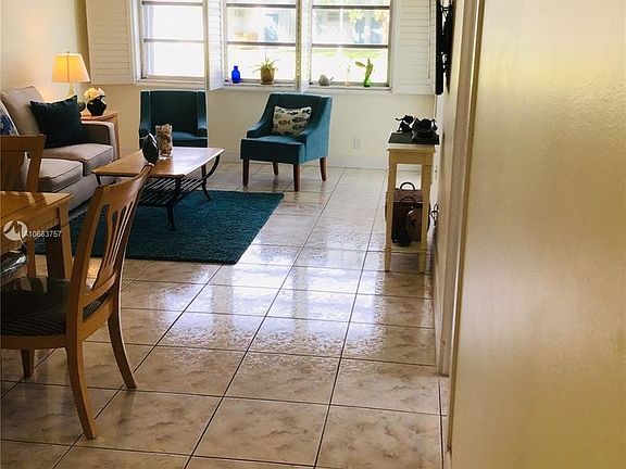 4th image of 2309 Park Ln APT 110