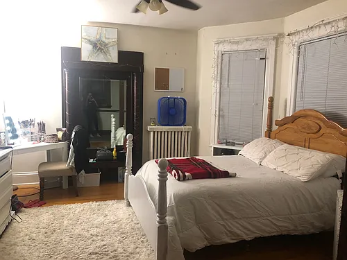 438-440 Hudson Ave #1 Photo 1