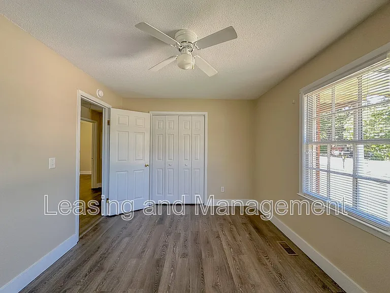 1045 Harbor View Rd #A — Photo 7