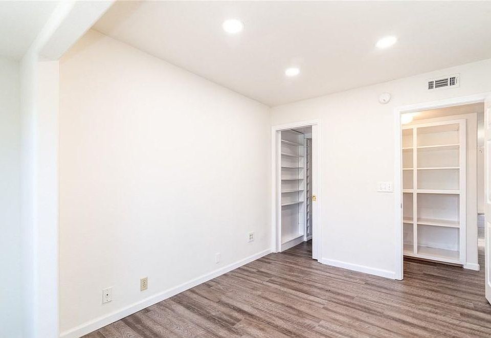 2nd image of 18 Plum Tree Dr