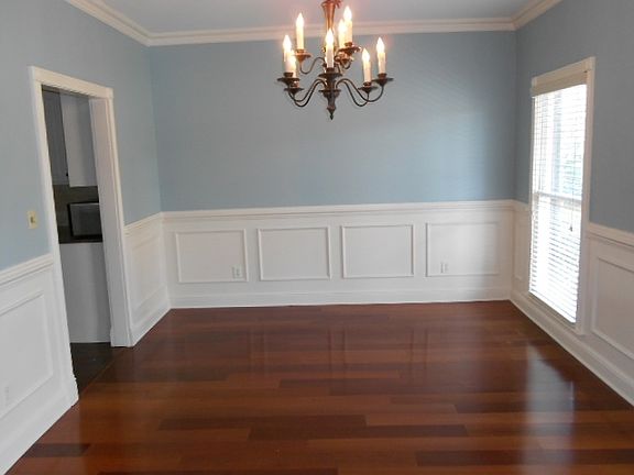 4th image of 1020 Cherry Creek Dr
