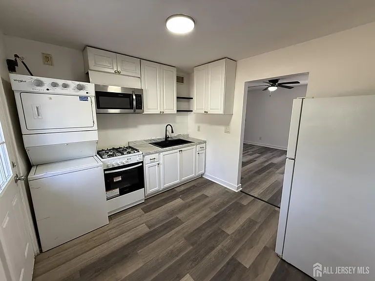 1060 Terrace Blvd — Photo 5