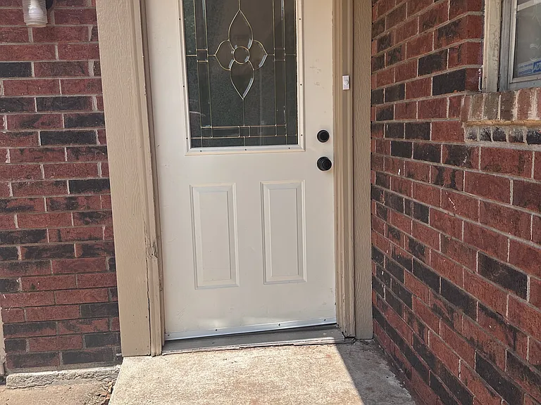 2917 Hickory Ln — Photo 3