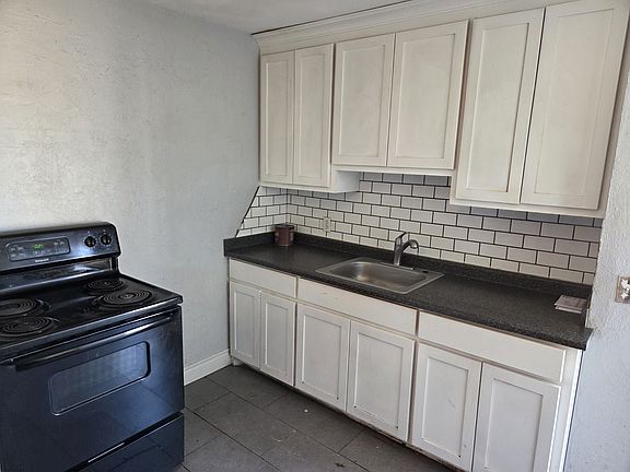 4th image of 3100 NW 33rd St