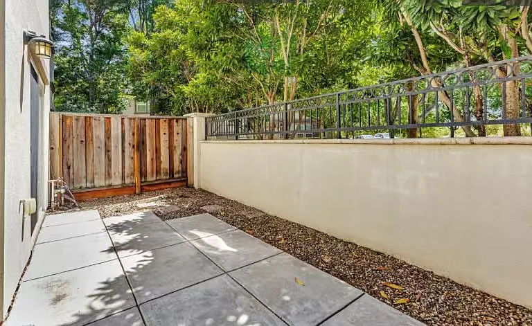233 S Yucatan Pl — Photo 23