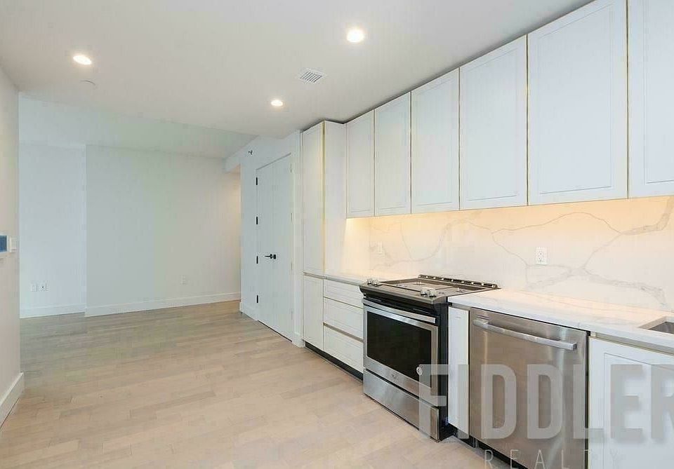 1st image of 569 4th Ave #309