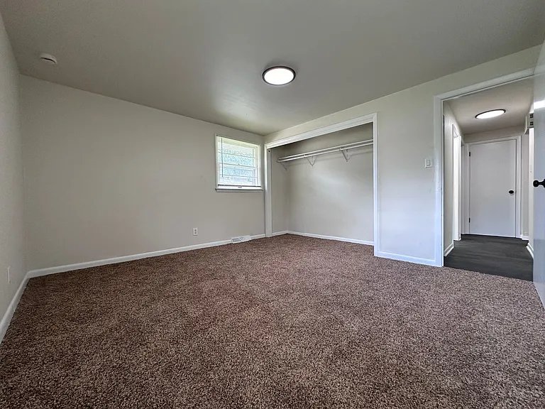 490 Saint Bernard Dr — Photo 13