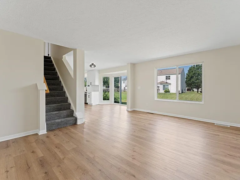 2127 Algiers St — Photo 3
