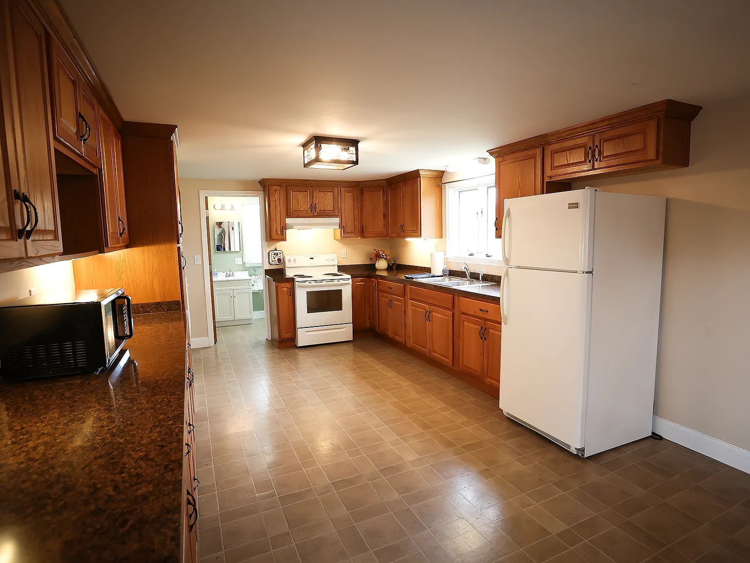 2 bed, 1300 sqft, $1,995 — Photo 4